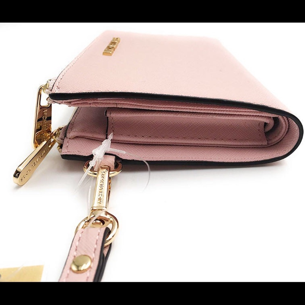SALE‼️‼️ 💕NWT Michael Kors Wristlet Pink - Picture 8 of 8